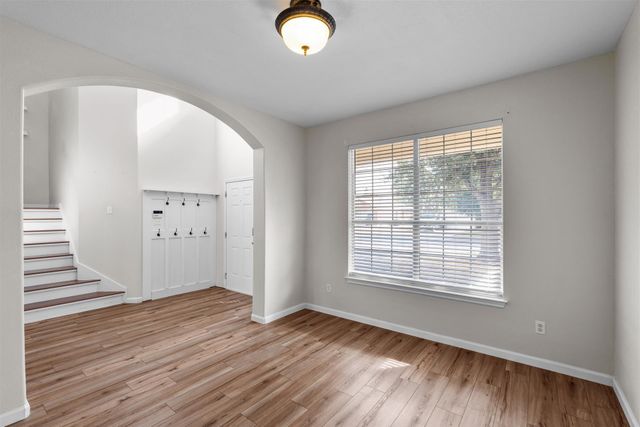 203 Hanstrom DR, Hutto, TX 78634