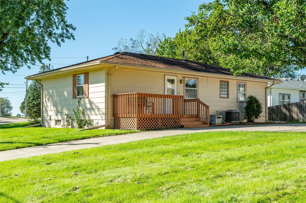 1205 4th Street SW, Altoona, IA 50009