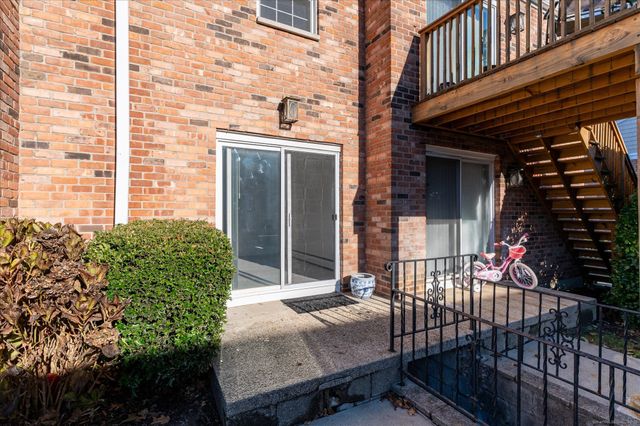 151 Courtland Avenue APT 6C, Stamford, CT 06902