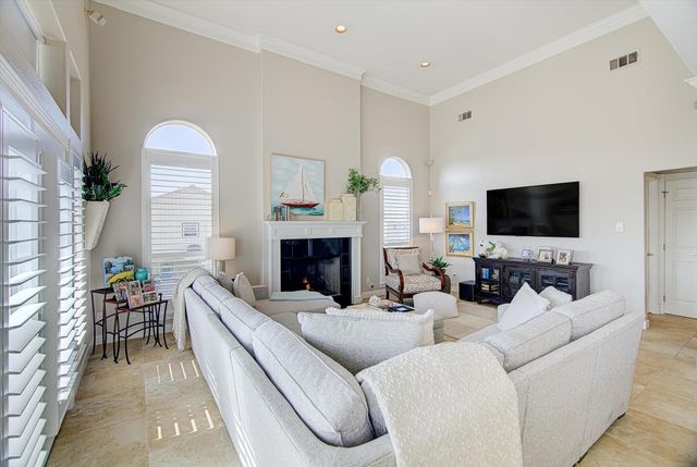 1095 Redfish Street, Bayou Vista, TX 77563