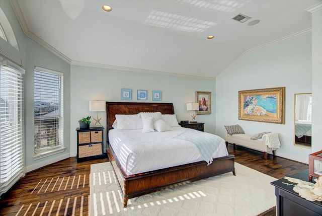 1095 Redfish Street, Bayou Vista, TX 77563