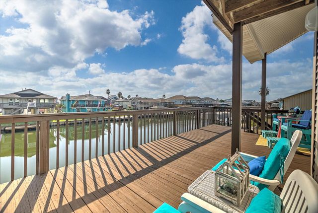 1095 Redfish Street, Bayou Vista, TX 77563