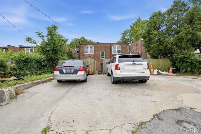 2845 Meramec Street, St Louis, MO 63118
