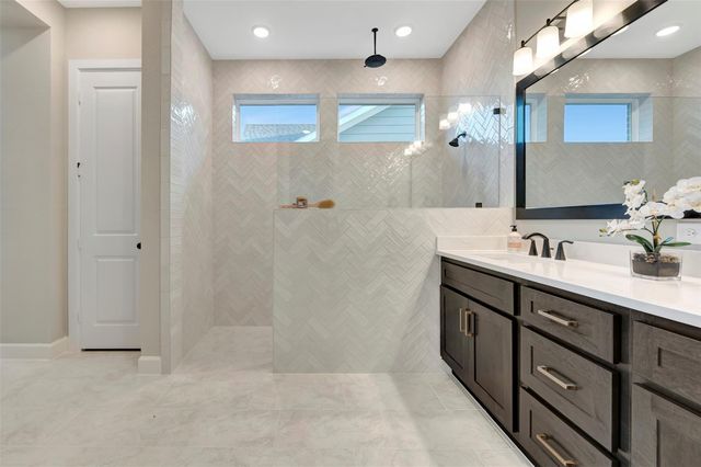 450 Silver Moon Way, Katy, TX 77493