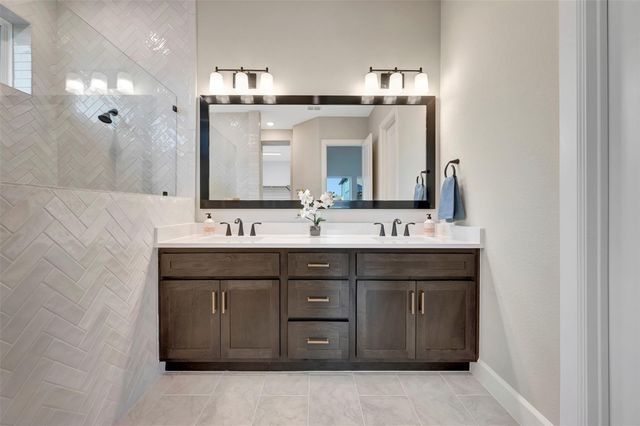 450 Silver Moon Way, Katy, TX 77493