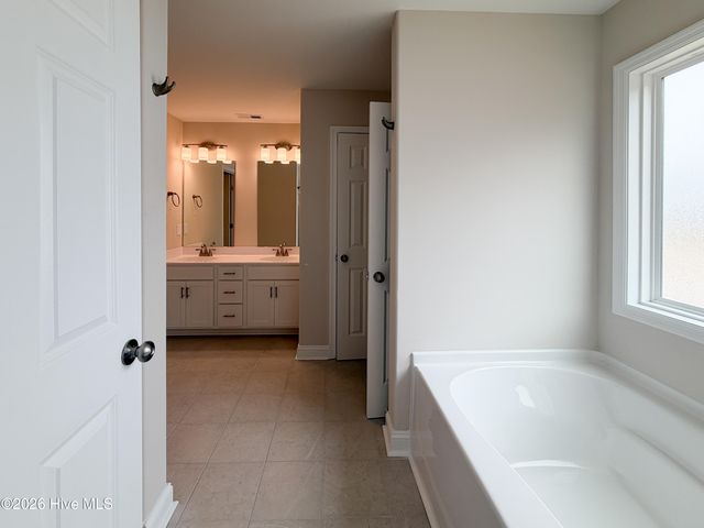 120 Rolling Water Lane, Swansboro, NC 28584