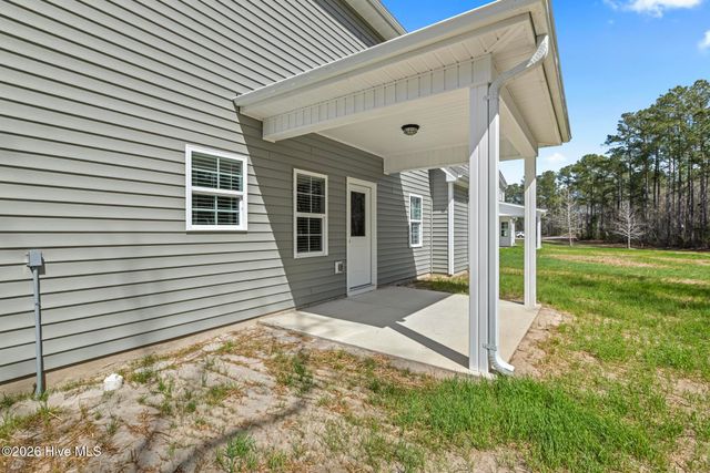 120 Rolling Water Lane, Swansboro, NC 28584