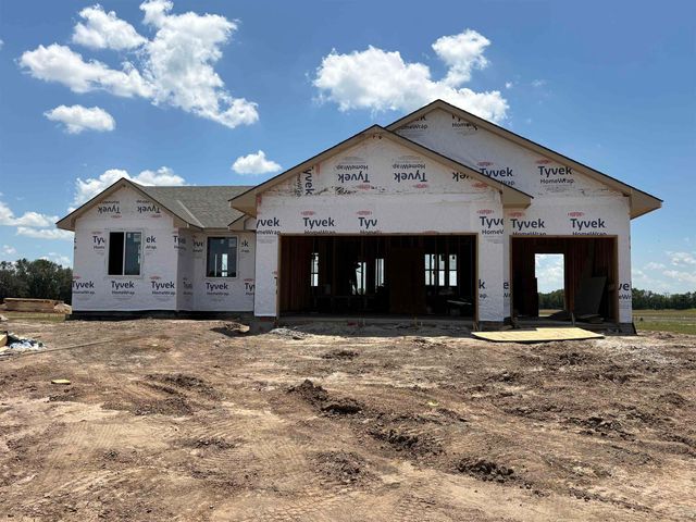 213 E Hanscom St, Derby, KS 67037
