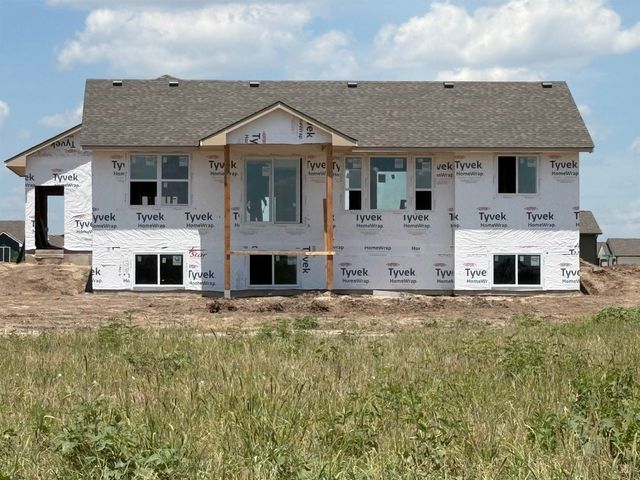213 E Hanscom St, Derby, KS 67037