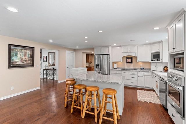 2447 PARKWOOD DRIVE, Green Bay, WI 54304