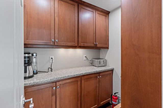 2447 PARKWOOD DRIVE, Green Bay, WI 54304