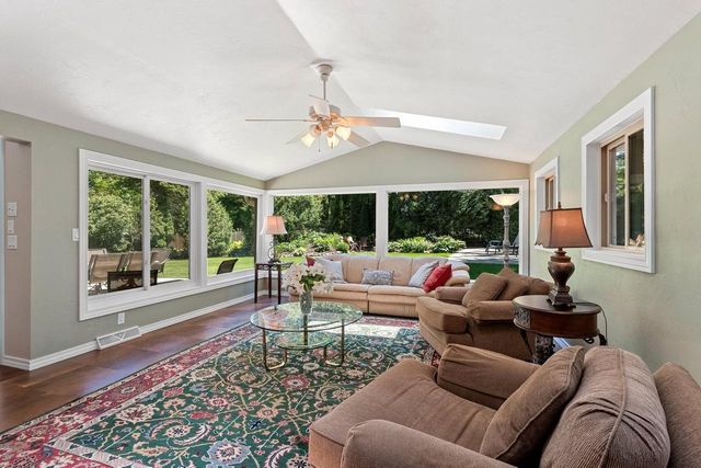 2447 PARKWOOD DRIVE, Green Bay, WI 54304
