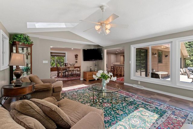 2447 PARKWOOD DRIVE, Green Bay, WI 54304
