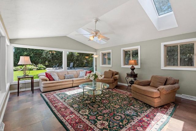 2447 PARKWOOD DRIVE, Green Bay, WI 54304