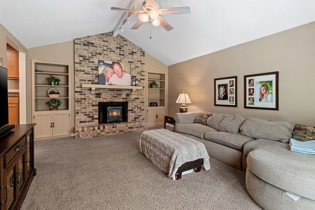 2447 PARKWOOD DRIVE, Green Bay, WI 54304