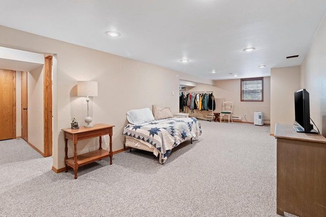 2447 PARKWOOD DRIVE, Green Bay, WI 54304