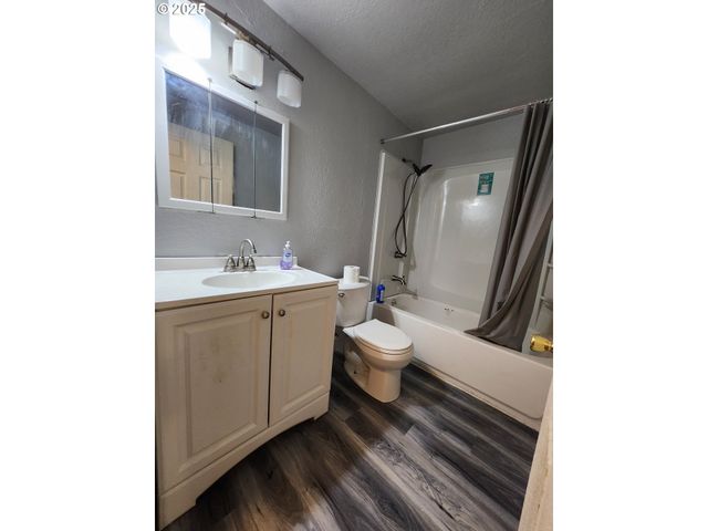 3660 CARNES Rd, Roseburg, OR 97471