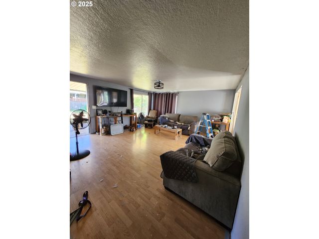 3660 CARNES Rd, Roseburg, OR 97471