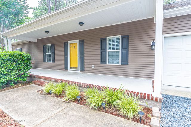 465 Crestview Road, Southern Pines, NC 28387