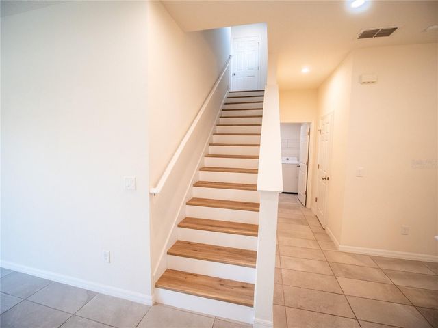 9175 LONGSHIP ALLEY, Orlando, FL 32832