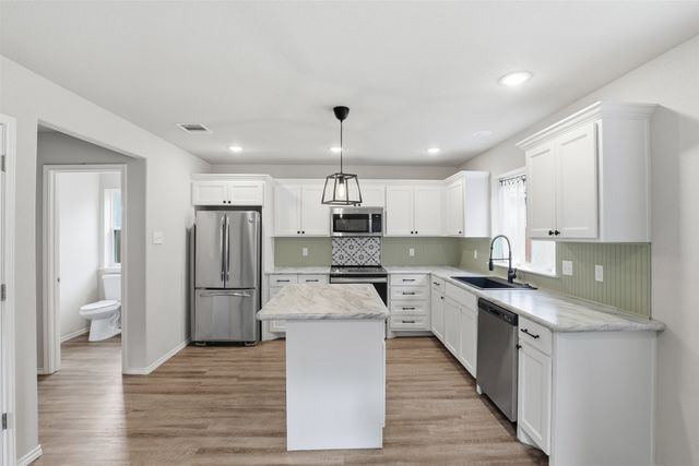 731 E Brown Street, Cleburne, TX 76031
