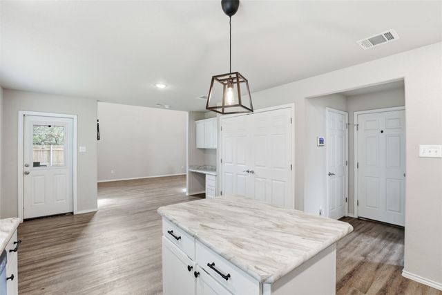 731 E Brown Street, Cleburne, TX 76031