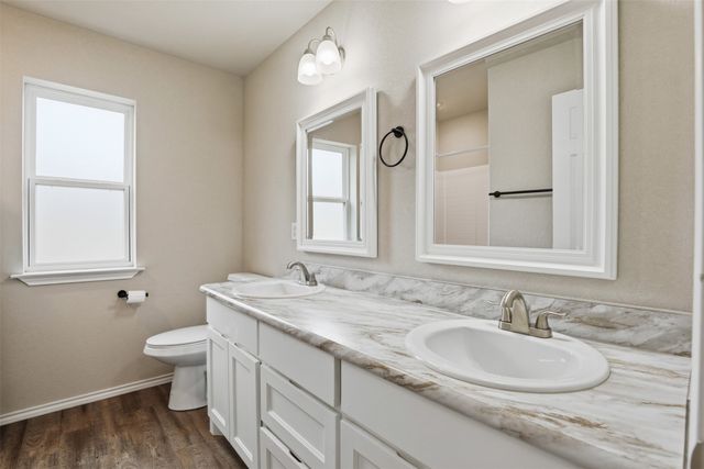 731 E Brown Street, Cleburne, TX 76031