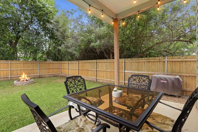 731 E Brown Street, Cleburne, TX 76031