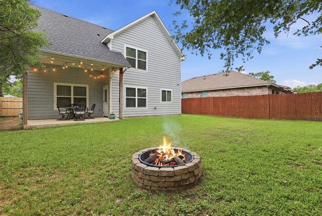 731 E Brown Street, Cleburne, TX 76031