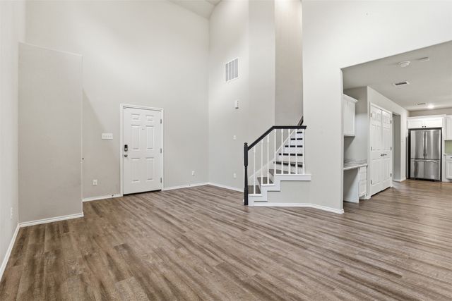 731 E Brown Street, Cleburne, TX 76031