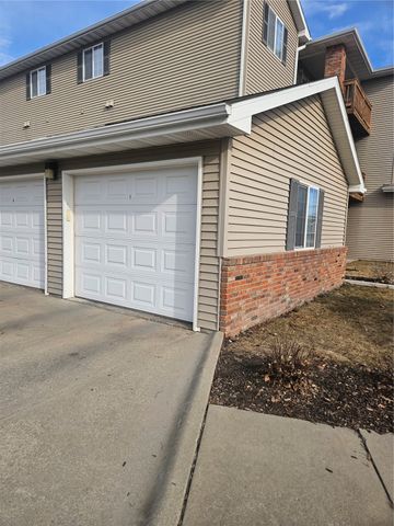 2665 Triple Crown Lane, Iowa City, IA 52240