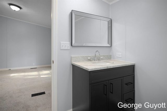 7146 Lakeview Avenue, South Haven, MI 49090