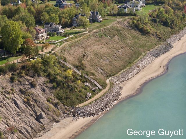 7146 Lakeview Avenue, South Haven, MI 49090