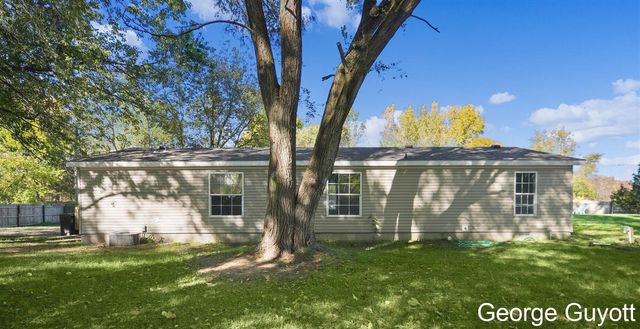 7146 Lakeview Avenue, South Haven, MI 49090
