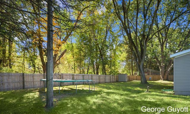 7146 Lakeview Avenue, South Haven, MI 49090