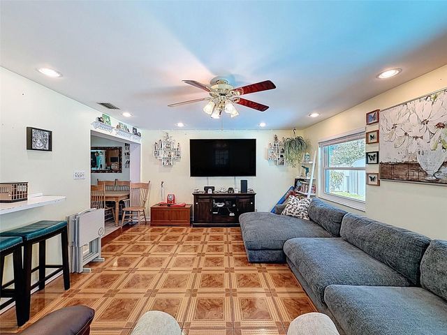 3213 56TH WAY N, St Petersburg, FL 33710