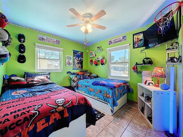 3213 56TH WAY N, St Petersburg, FL 33710