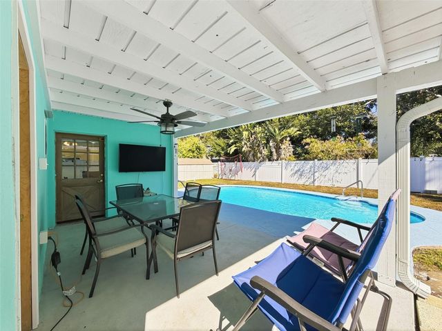 3213 56TH WAY N, St Petersburg, FL 33710