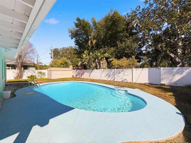 3213 56TH WAY N, St Petersburg, FL 33710