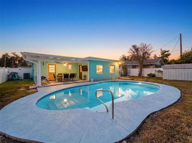 3213 56TH WAY N, St Petersburg, FL 33710