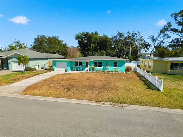 3213 56TH WAY N, St Petersburg, FL 33710
