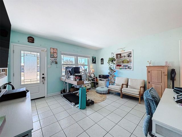 3213 56TH WAY N, St Petersburg, FL 33710