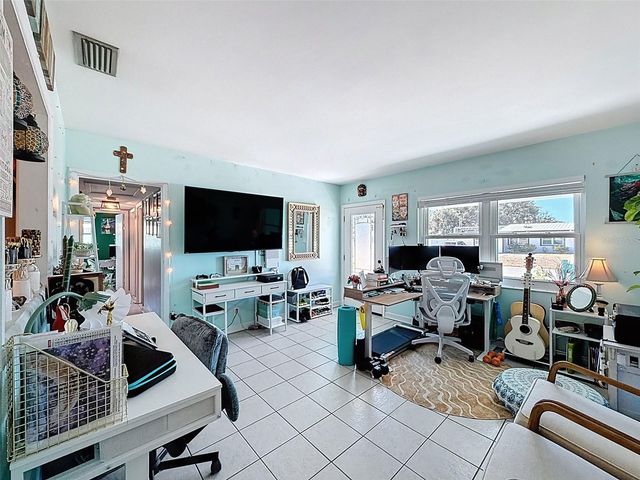 3213 56TH WAY N, St Petersburg, FL 33710