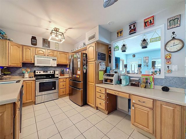 3213 56TH WAY N, St Petersburg, FL 33710