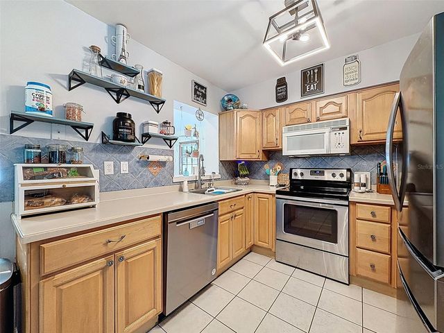 3213 56TH WAY N, St Petersburg, FL 33710