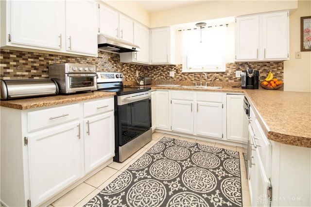 6978 Charlesgate Road, Dayton, OH 45424