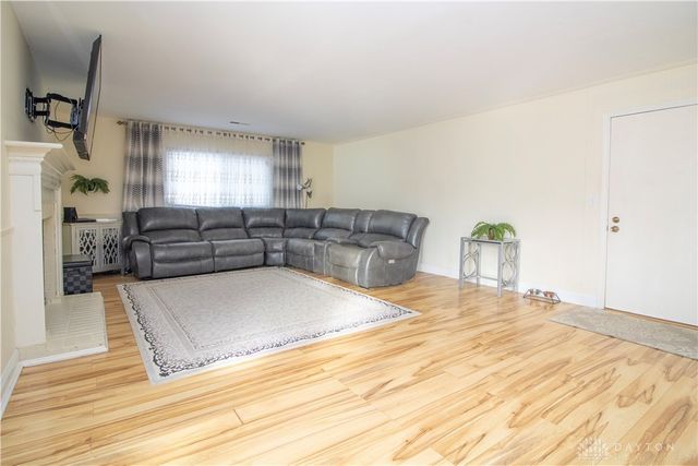 6978 Charlesgate Road, Dayton, OH 45424