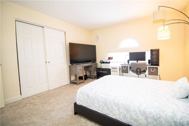 6978 Charlesgate Road, Dayton, OH 45424