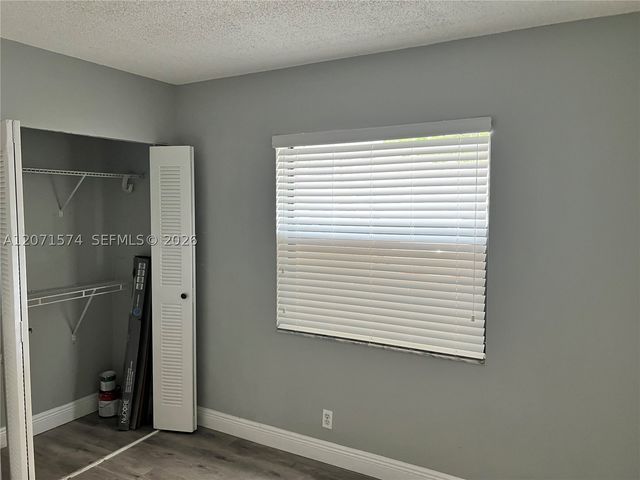 10005 Winding Lake Road 105, Sunrise, FL 33351