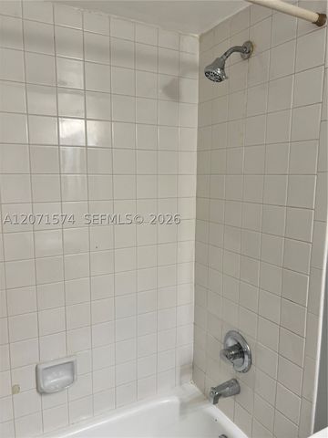 10005 Winding Lake Road 105, Sunrise, FL 33351